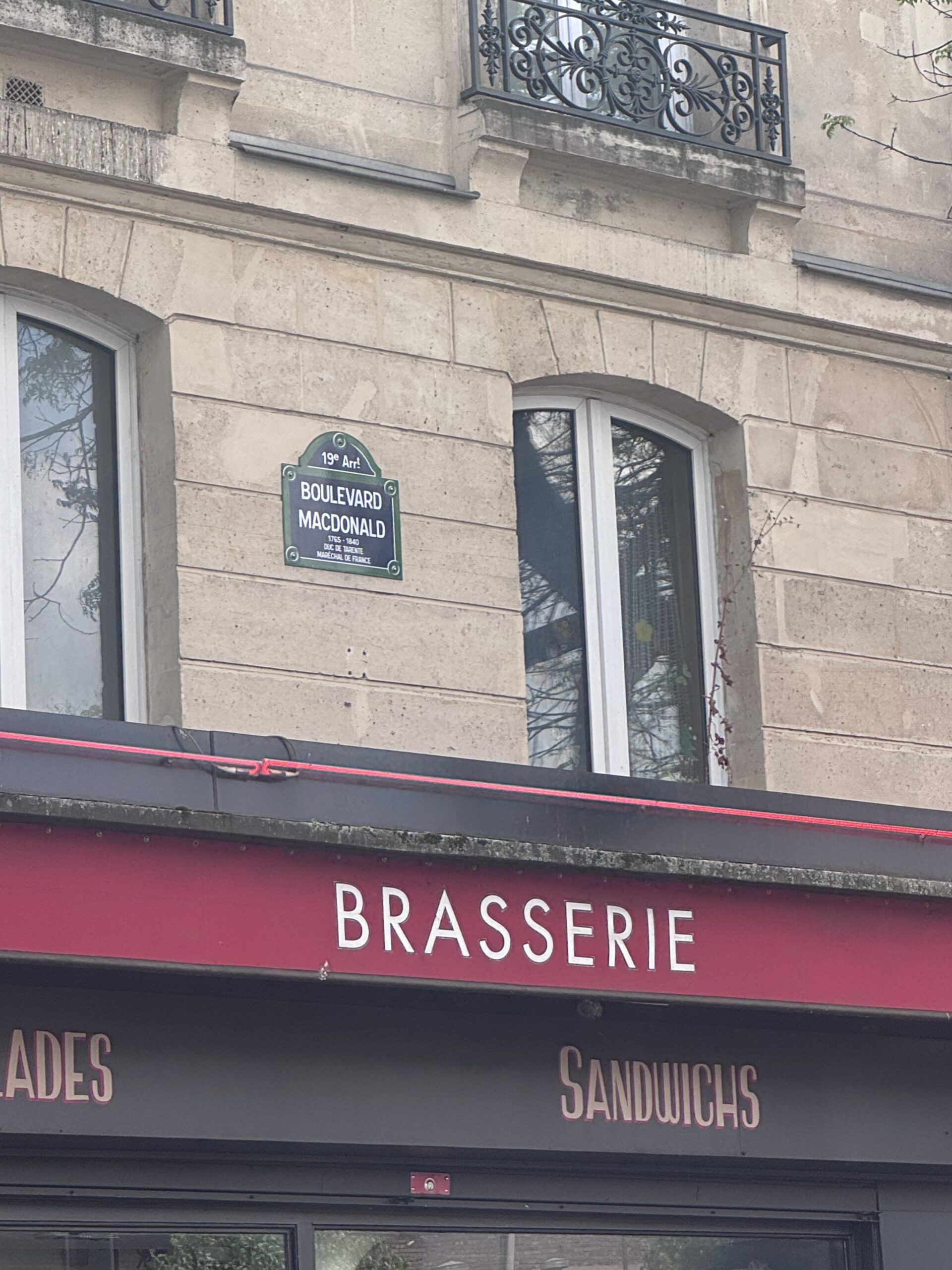 Intervention contre les cafards Boulevard Macdonald à Paris 19 réalisée par Nexor Nuisibles